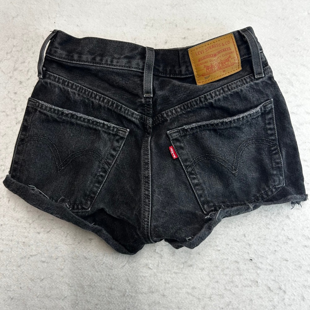 Levi's 501 Original Shorts Womens 24 Black Distressed Denim Cut Off High Rise